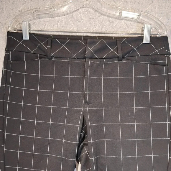 Elle Women's Black & White Plaid  Stretch Pants in Size 10 - Picture 2 of 10